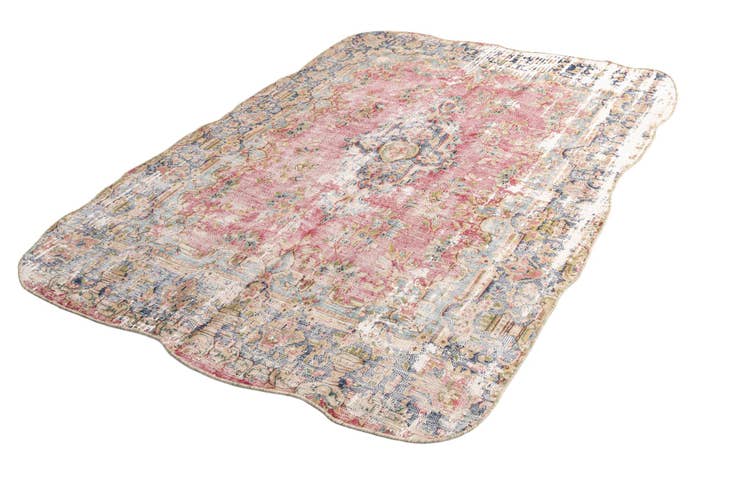 Detail image of 6' x 8' 2 Vintage Royal Wool Rug