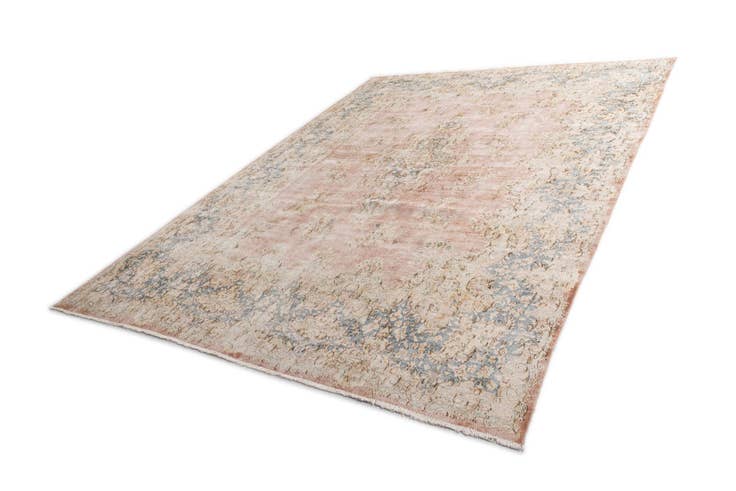 Detail image of 9' 9 x 13' 1 Vintage Royal Wool Rug