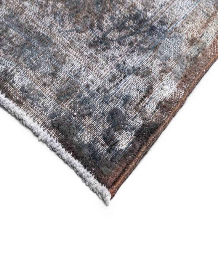 Detail image of 9' 5 x 13' 1 Vintage Royal Wool Rug