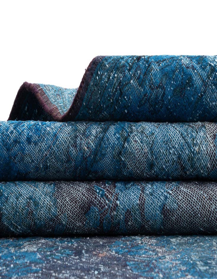 Detail image of 9' 7 x 12' 8 Vintage Royal Wool Rug