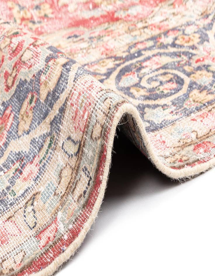 Detail image of 9' 5 x 13' 1 Vintage Royal Wool Rug