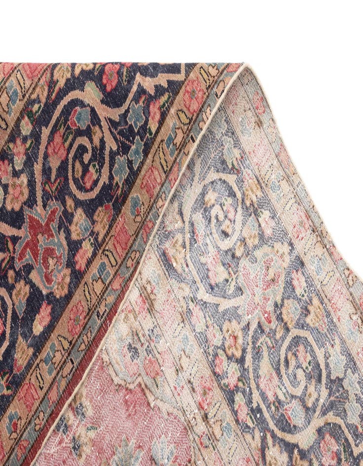 Detail image of 9' 5 x 13' 1 Vintage Royal Wool Rug