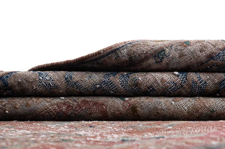 Detail image of 9' 6 x 12' 8 Vintage Royal Wool Rug