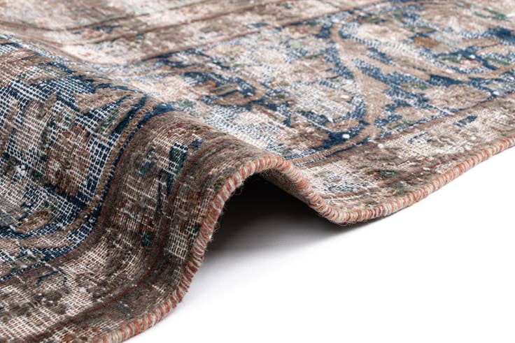 Detail image of 9' 6 x 12' 8 Vintage Royal Wool Rug