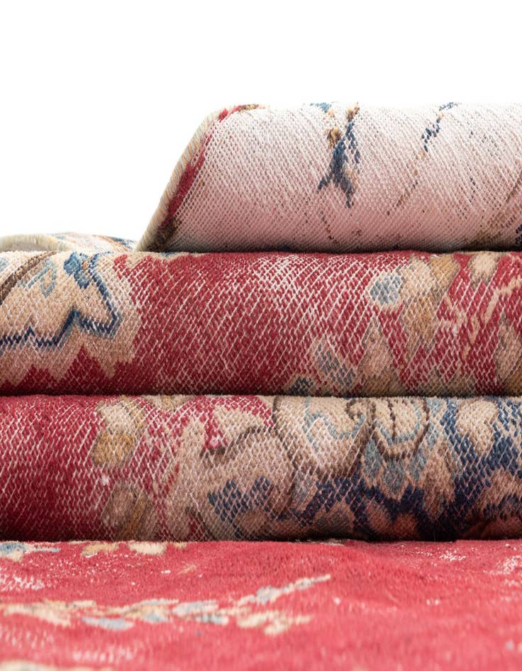 Detail image of 6' 11 x 10' Vintage Royal Wool Rug