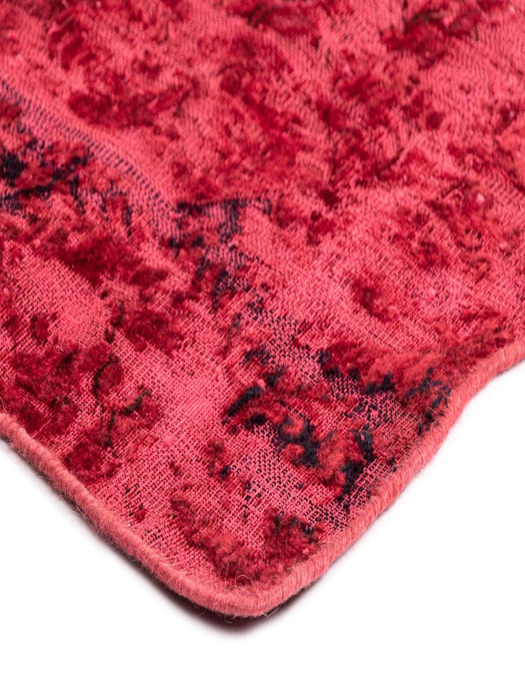 Detail image of 5' 9 x 8' 10 Vintage Royal Wool Rug