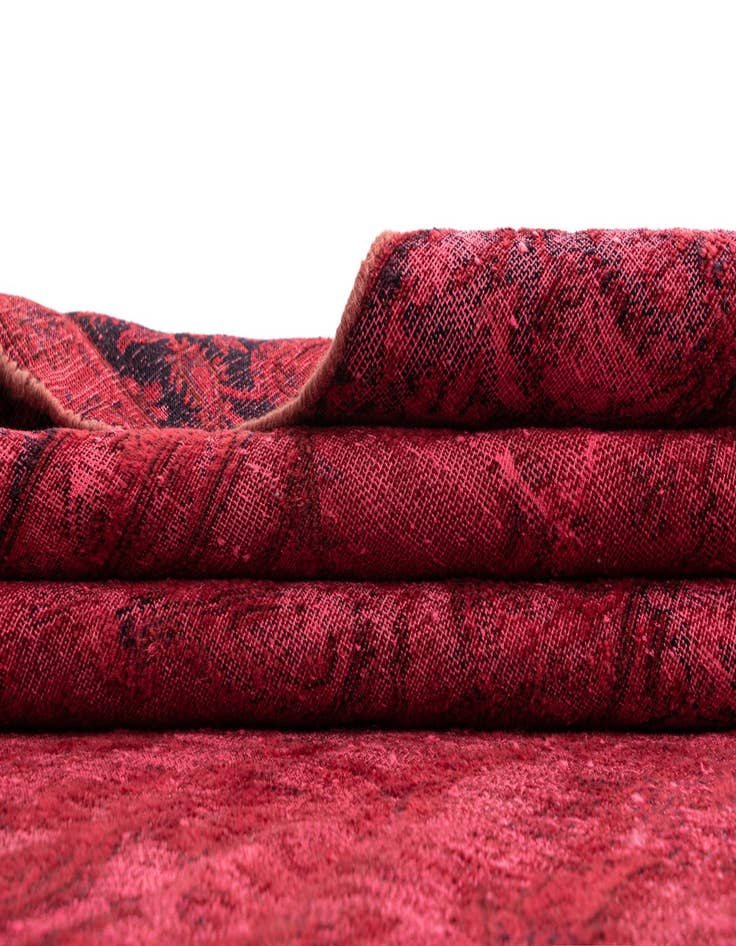 Detail image of 6' 8 x 10' 2 Vintage Royal Wool Rug