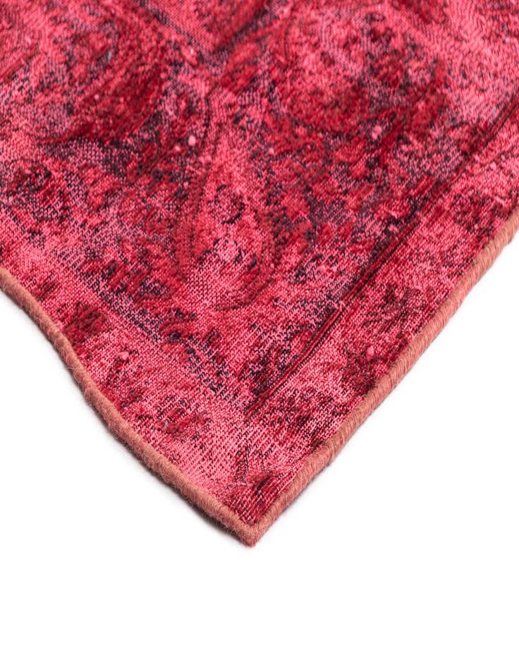 Detail image of 6' 8 x 10' 2 Vintage Royal Wool Rug