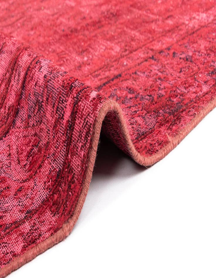 Detail image of 6' 8 x 10' 2 Vintage Royal Wool Rug