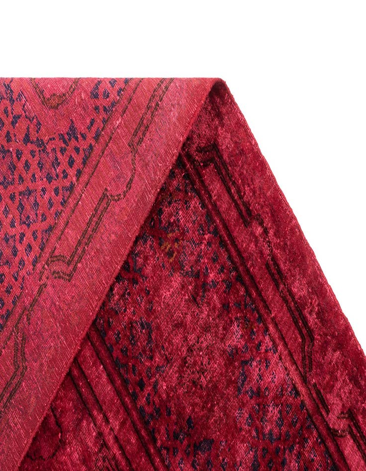 Detail image of 9' 11 x 13' 7 Vintage Royal Wool Rug