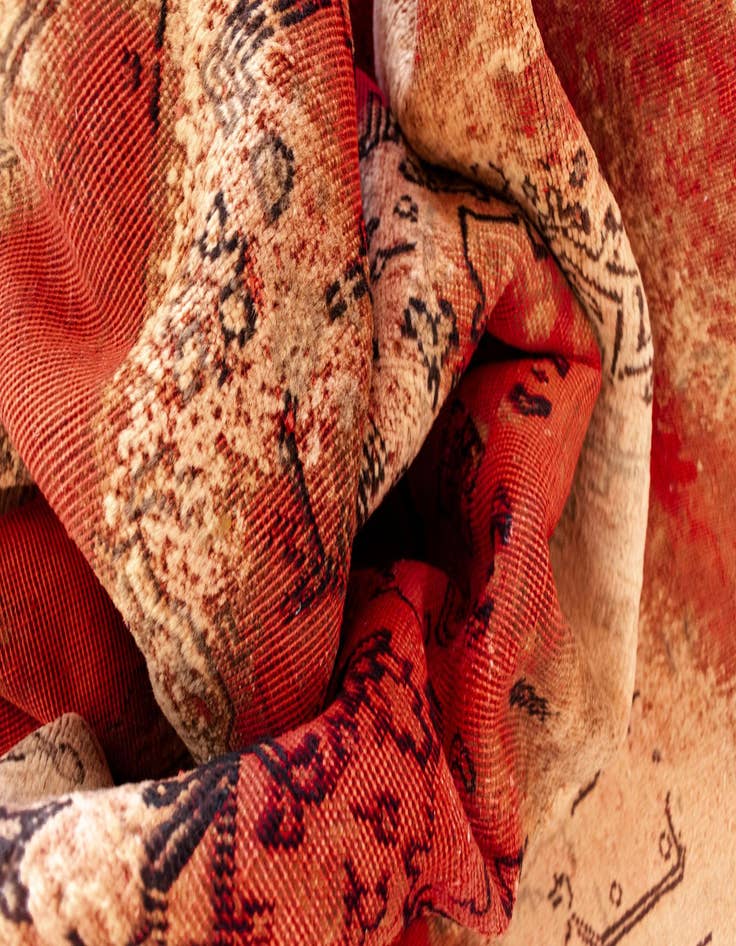 Detail image of 6' 4 x 9' 8 Vintage Royal Wool Rug