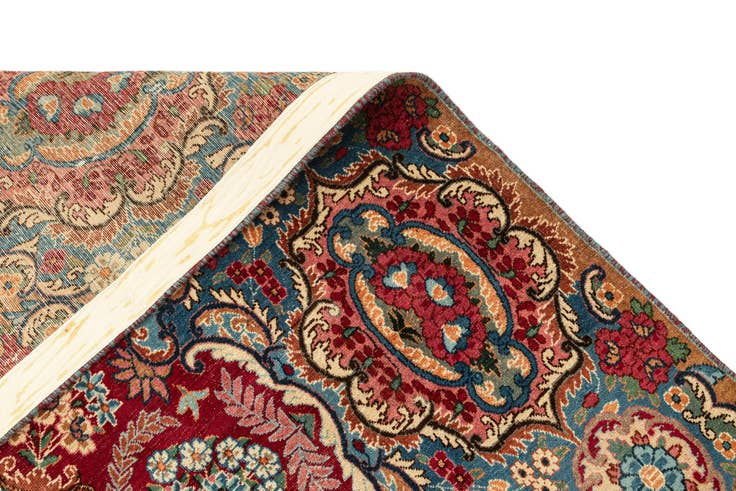 Detail image of 6' 5 x 9' 11 Vintage Royal Rug