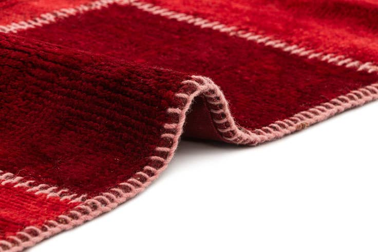 Detail image of 3' 11 x 6' Vintage Rug