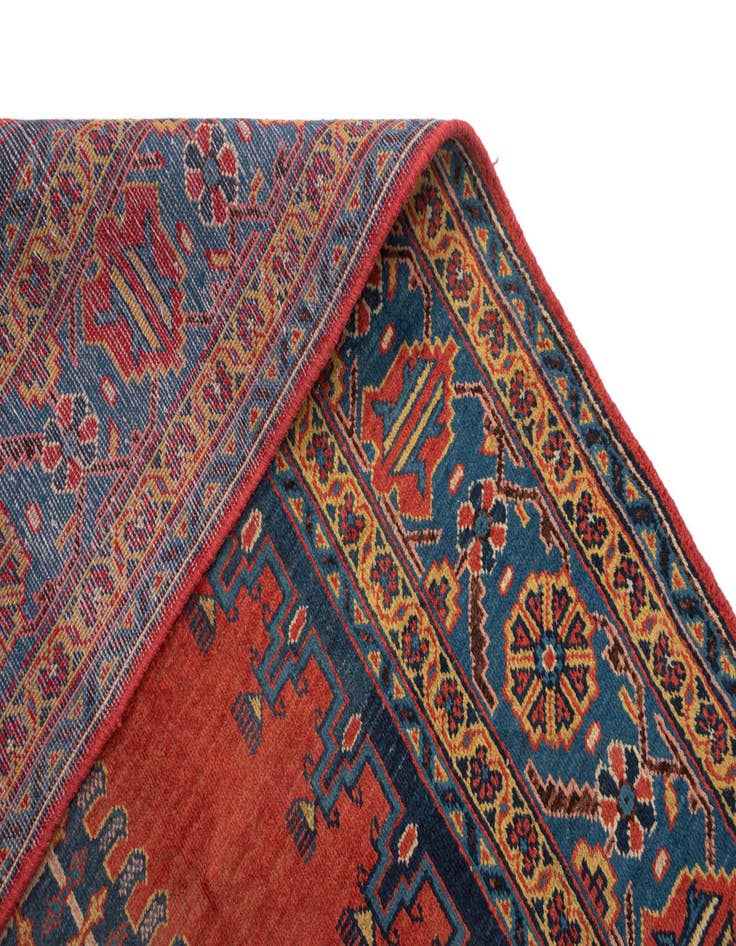 Detail image of 7' 6 x 12' Viss Wool Rug