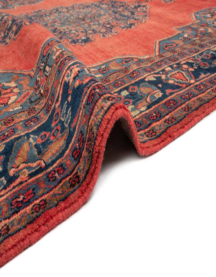 Detail image of 7' 1 x 11' 10 Viss Wool Rug