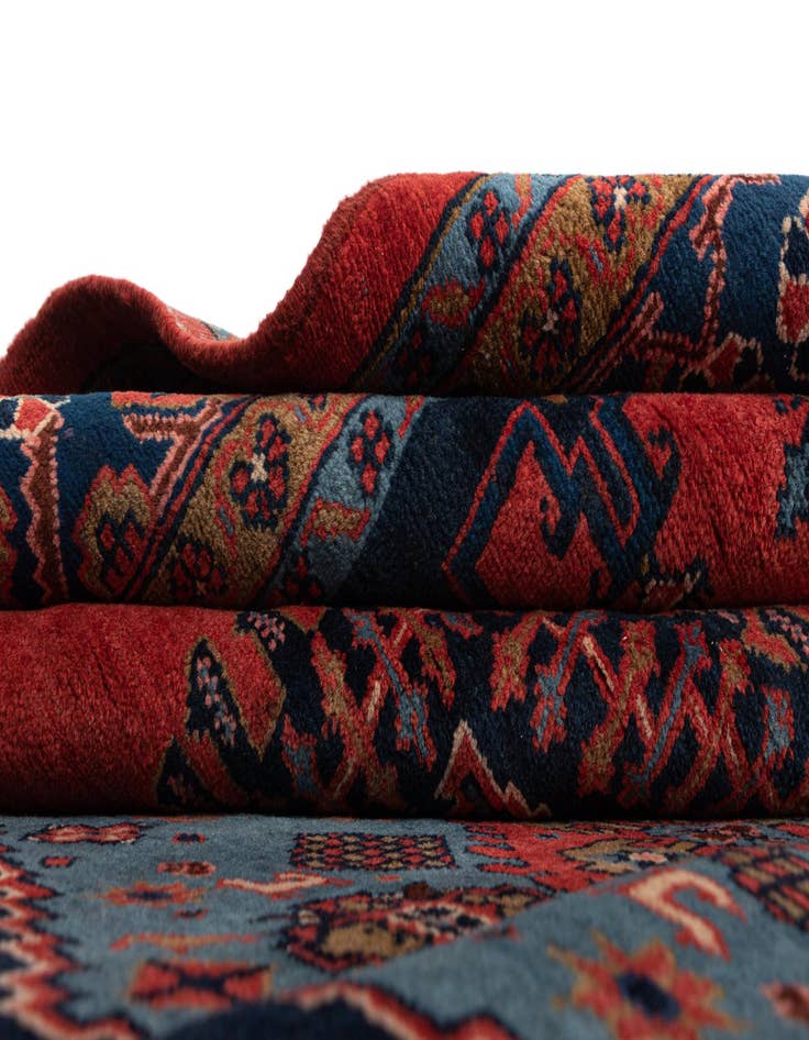 Detail image of 8' 11 x 10' 11 Viss Wool Rug