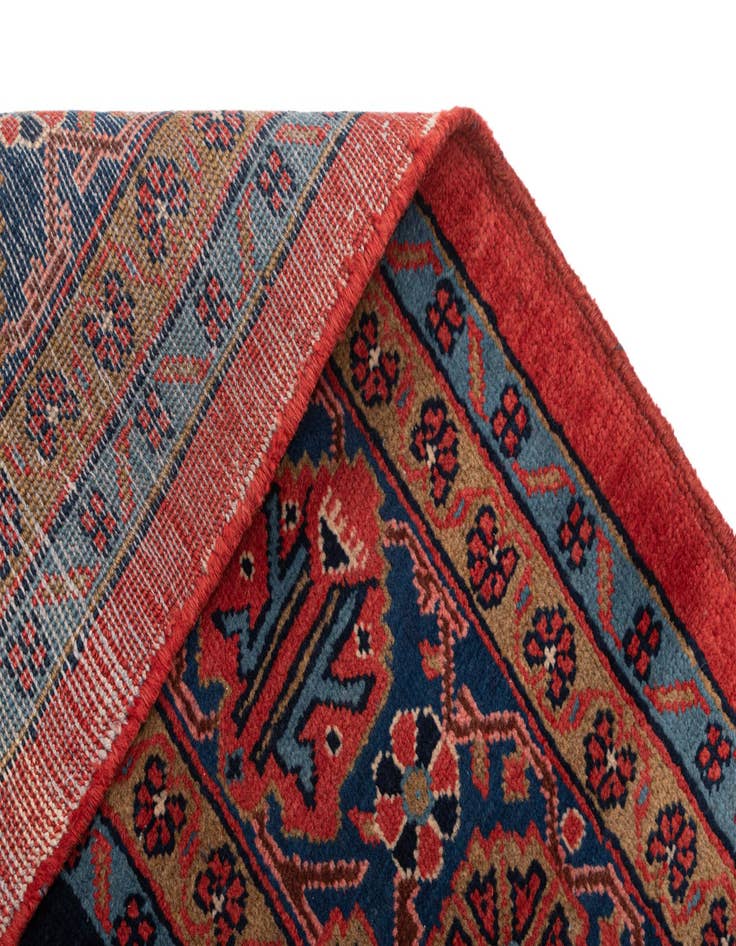 Detail image of 8' 11 x 10' 11 Viss Wool Rug