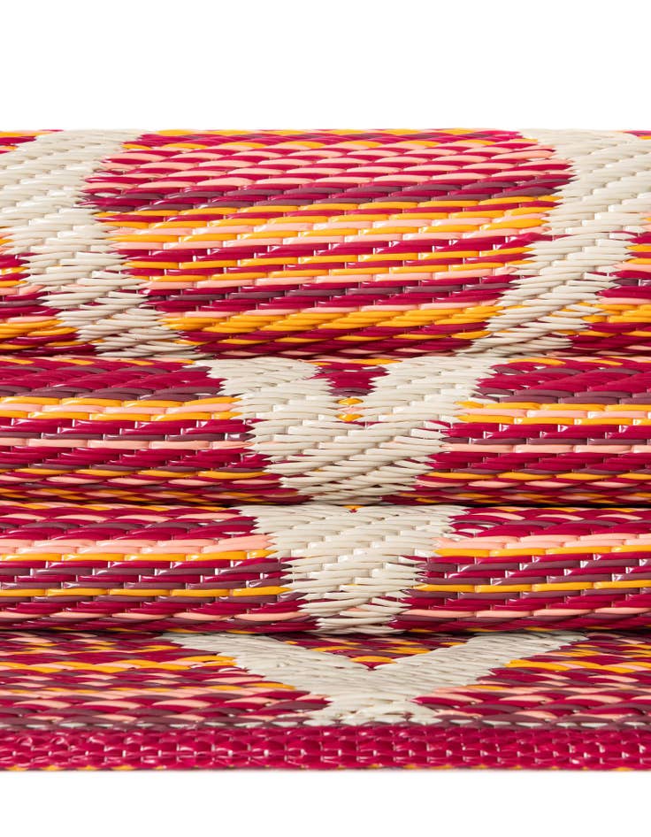 Detail image of 4' x 6' Easy-Clean Vista Breeze Indoor / Outdoor Rug
