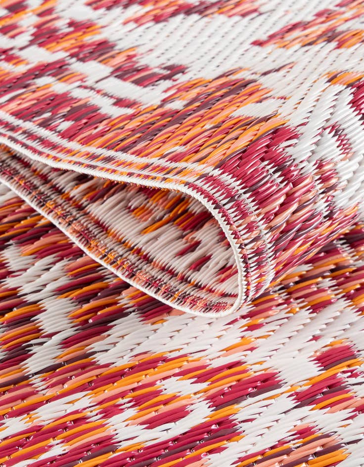 Detail image of 4' x 6' Easy-Clean Vista Breeze Indoor / Outdoor Rug
