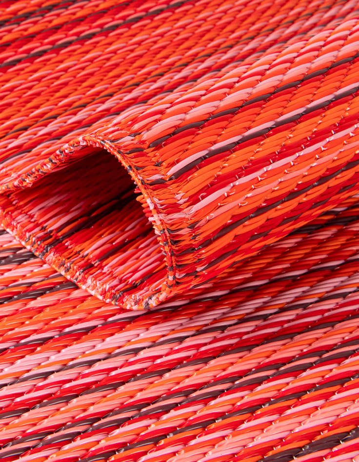 Detail image of 5' x 8'  Washable Vista Breeze Indoor / Outdoor Rug