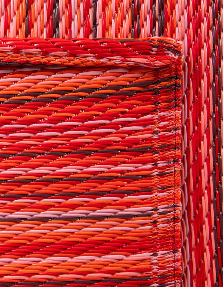 Detail image of 5' x 8'  Washable Vista Breeze Indoor / Outdoor Rug