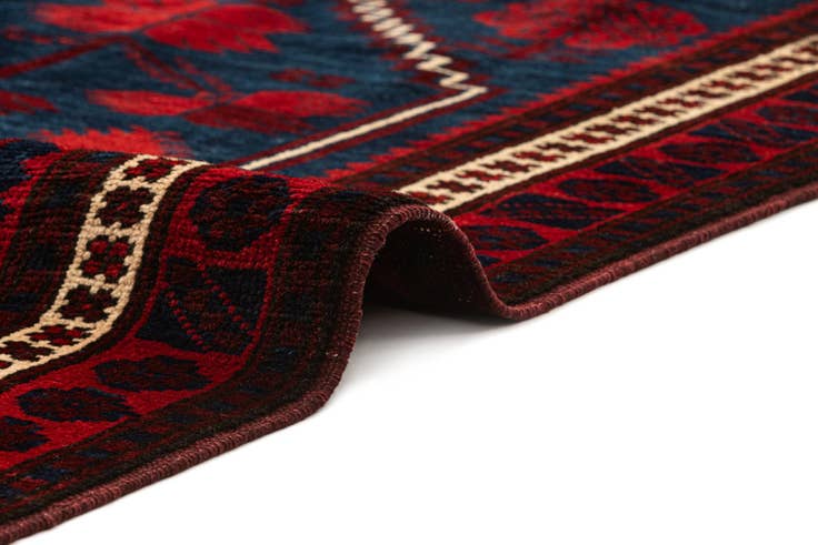 Detail image of 3' 1 x 5' 4 Yagcibedir Rug