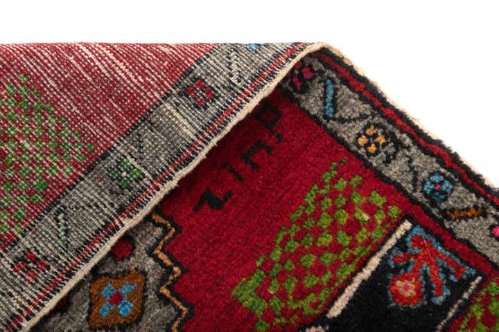 1' 8 x 3' 1 Yastik Rug