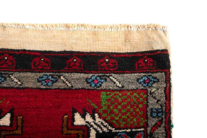 1' 8 x 3' 1 Yastik Rug