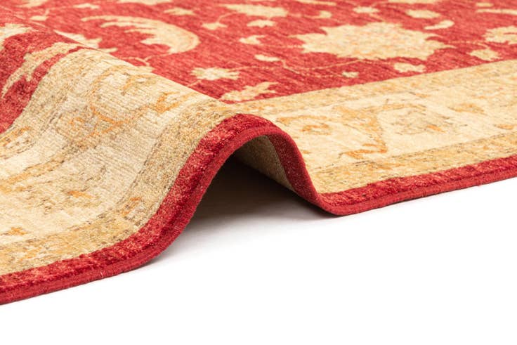 Detail image of 6' 8 x 9' 10 Ziegler Wool Rug