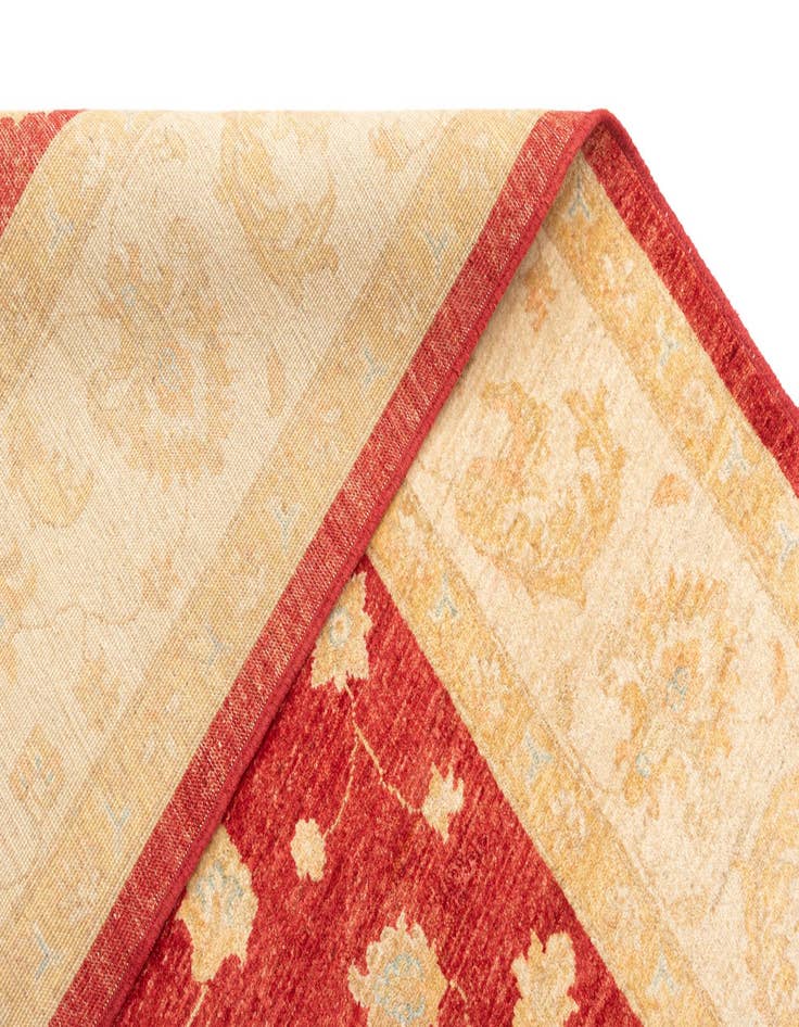 Detail image of 6' 8 x 9' 10 Ziegler Wool Rug