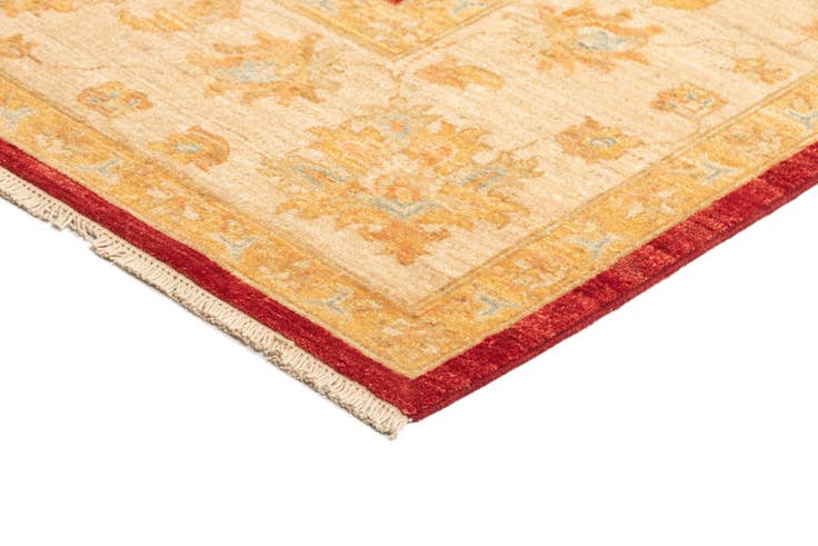 Detail image of 6' 7 x 9' 10 Ziegler Wool Rug