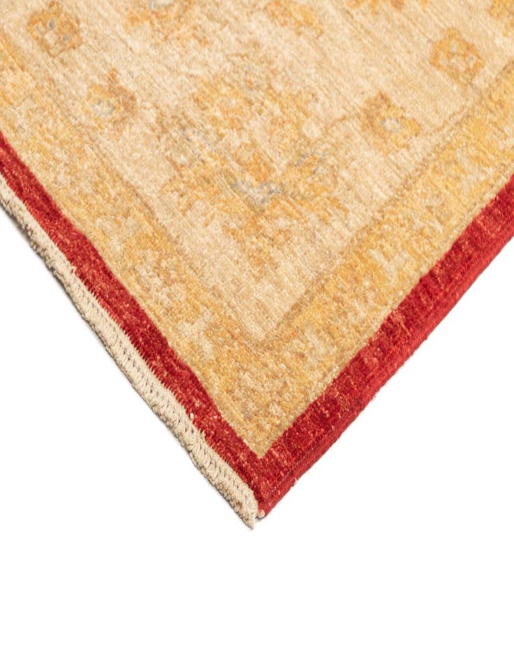 Detail image of 6' 8 x 9' 10 Ziegler Wool Rug