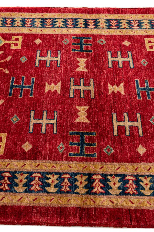 Detail image of 3' 5 x 5' 3 Hand Knotted Ziegler Wool Rug