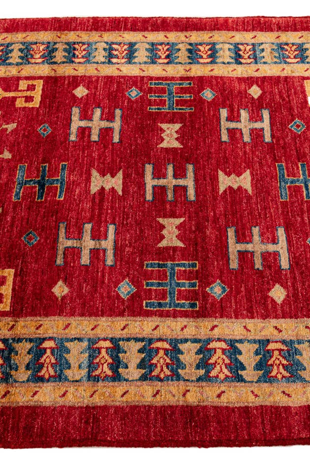 Detail image of 3' 5 x 5' 4 Hand Knotted Ziegler Wool Rug