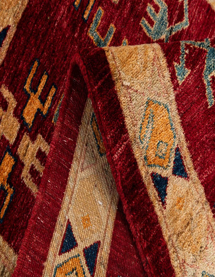 Detail image of 2' 5 x 3' 6  Hand Knotted Ziegler Wool Rug