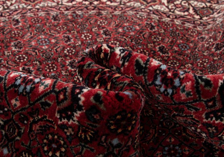 Detail image of 5' x 5' Bidjar With Silk Round Rug