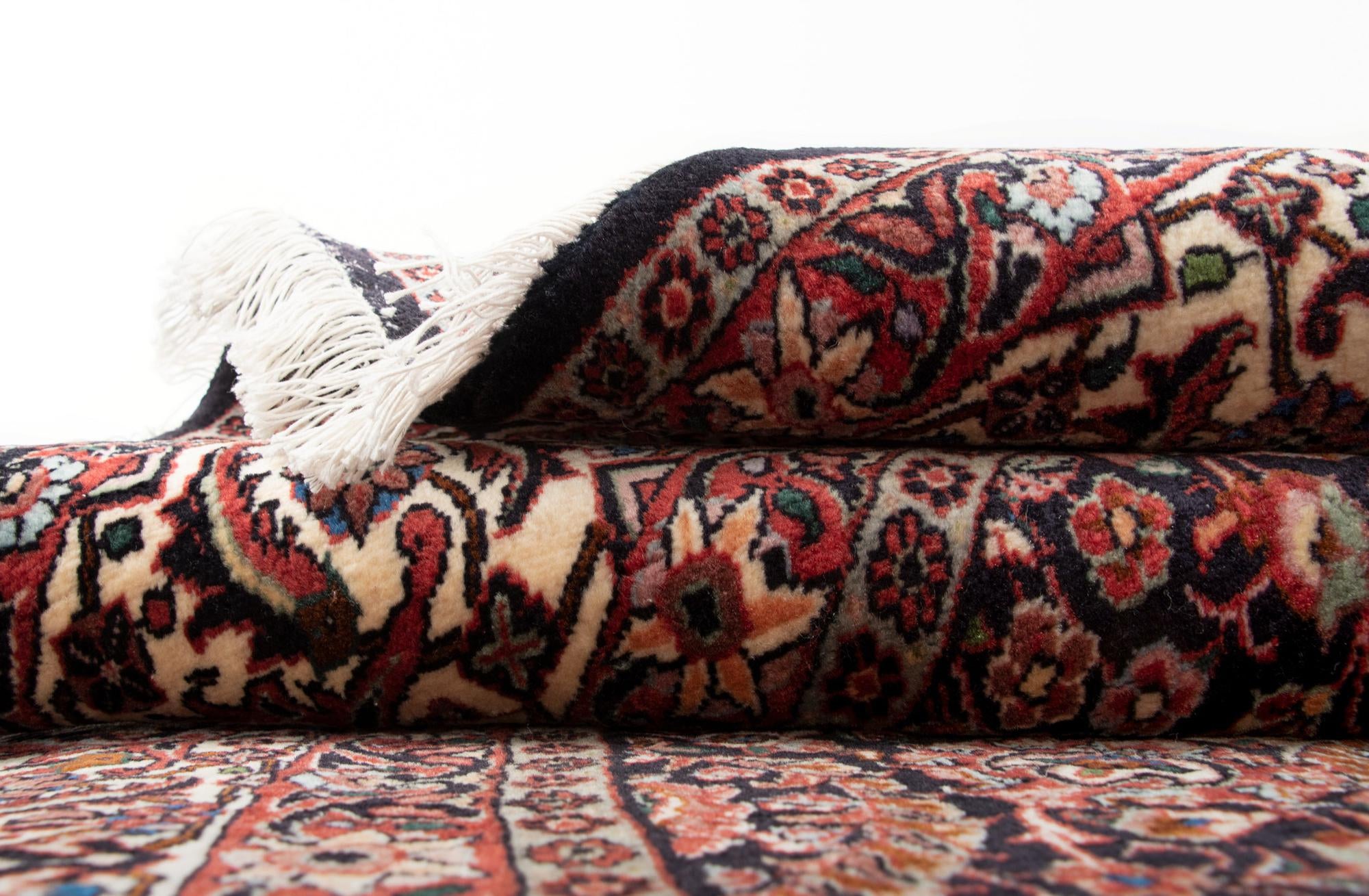8' 1 x 8' 1 Bidjar With Silk Round Rug
