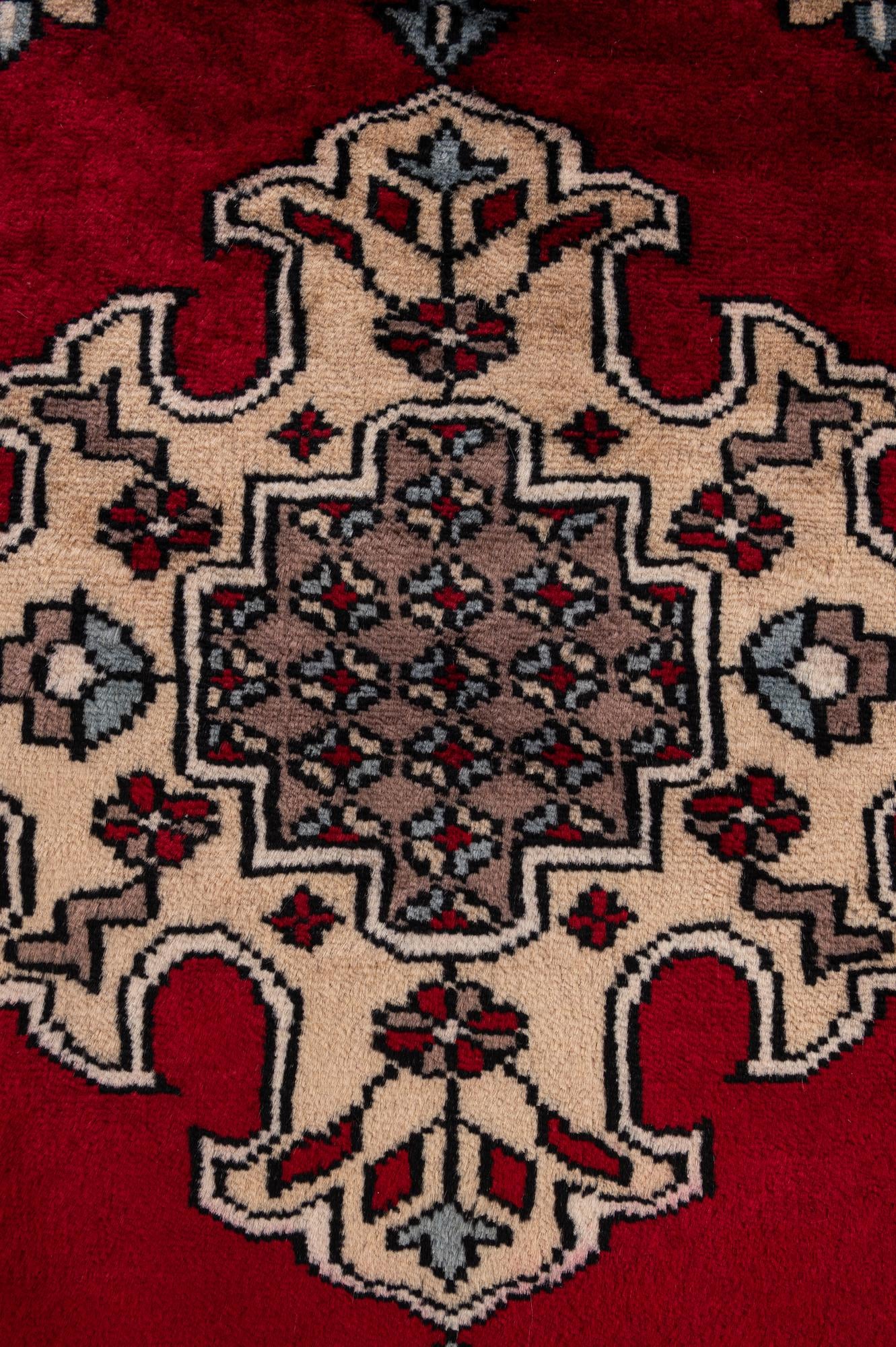 2' 6 x 2' 9 Hand Knotted Bokhara Oriental Wool Round Rug