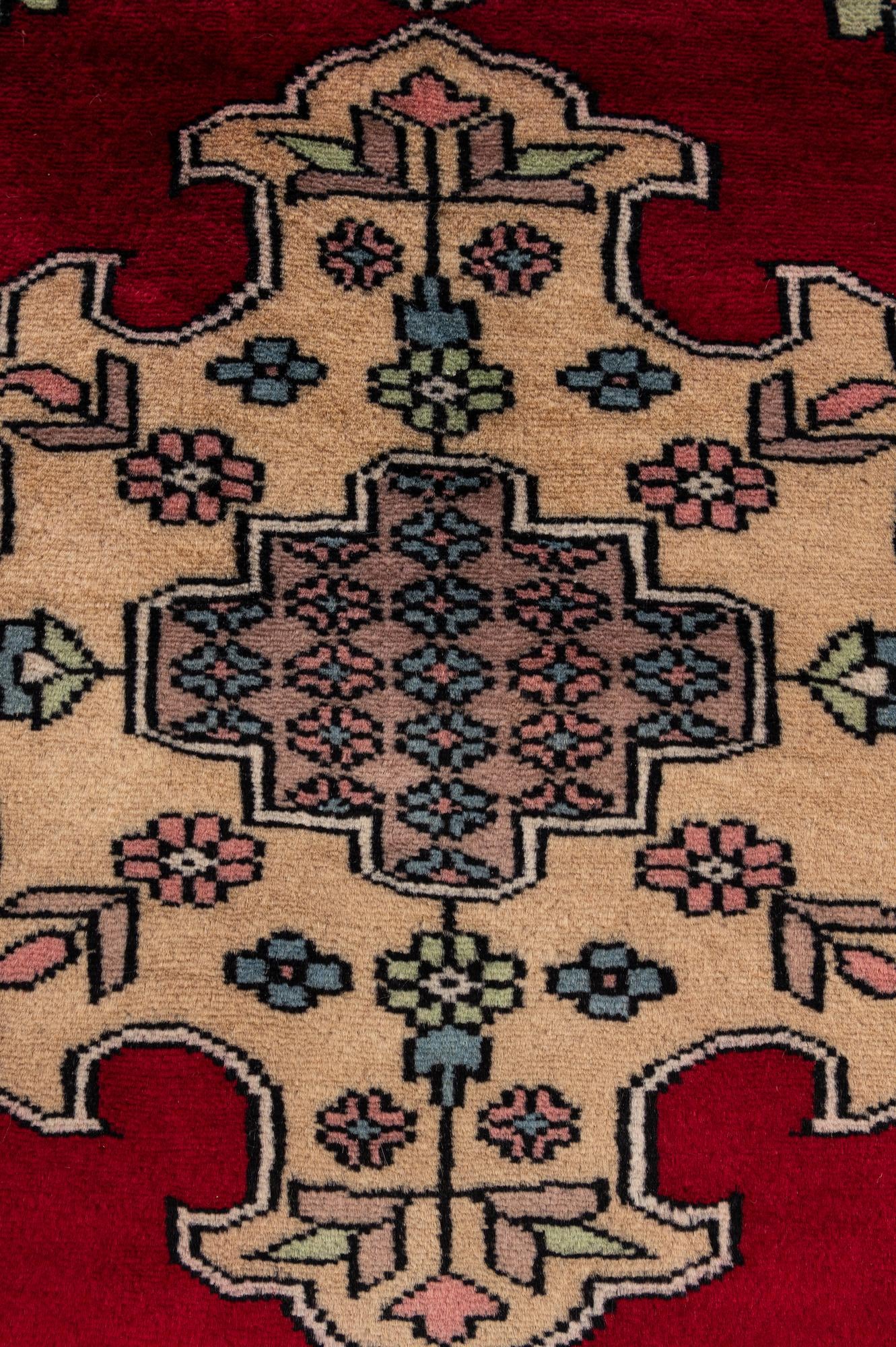 2' 7 x 2' 8 Hand Knotted Bokhara Oriental Wool Round Rug