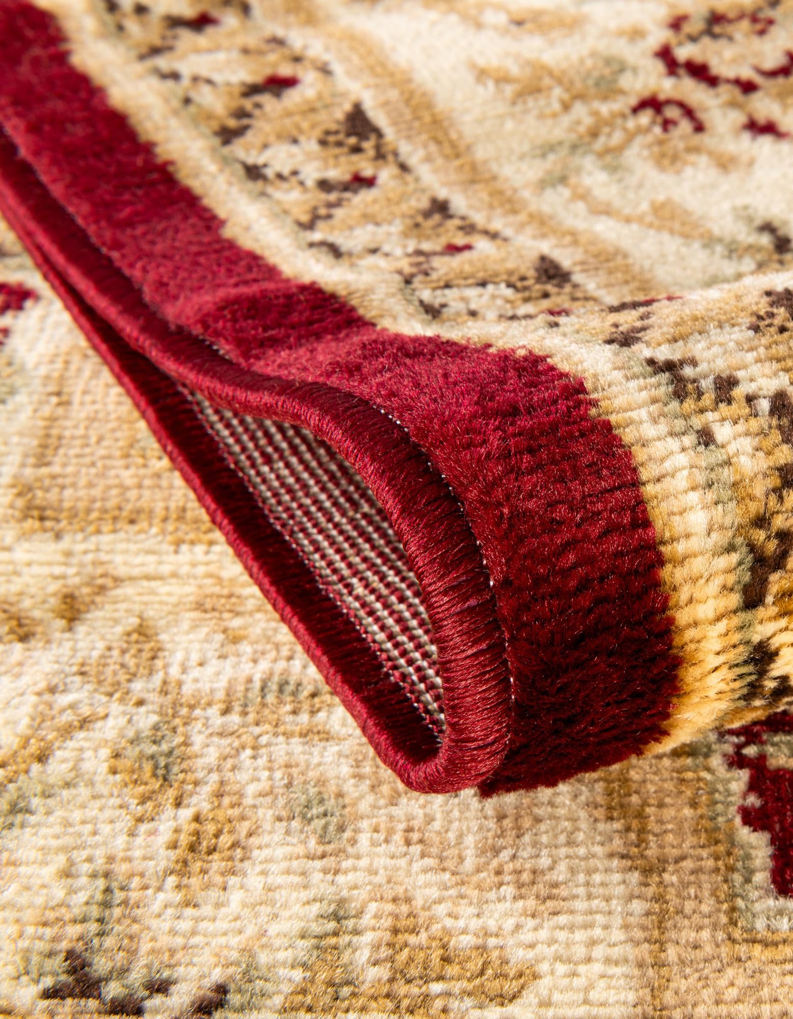 7' 10 x 7' 10 Classic Aubusson Round Rug