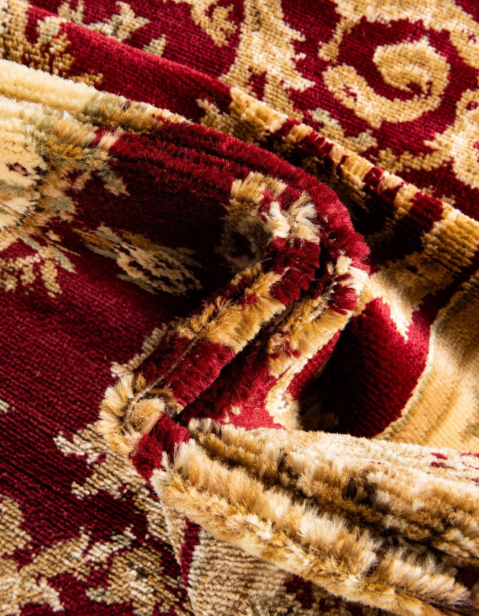 7' 10 x 7' 10 Classic Aubusson Round Rug