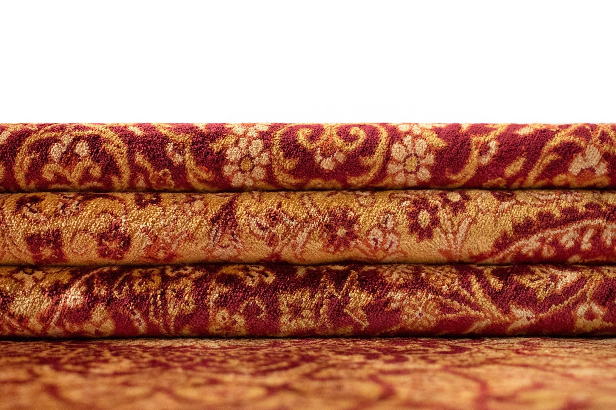 6' 7 x 6' 7 Ghom Silk Round Rug