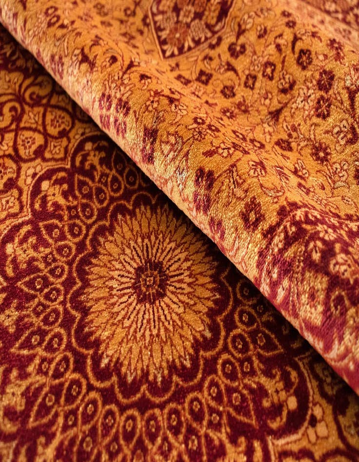 Detail image of 6' 7 x 6' 7 Ghom Silk Round Rug