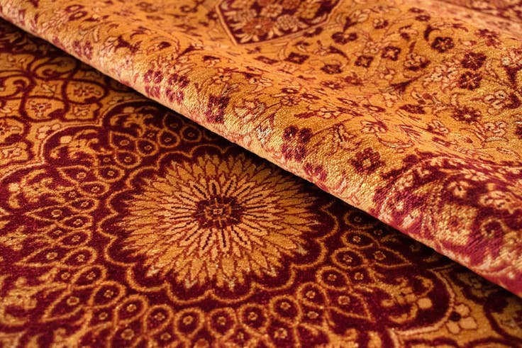 Detail image of 6' 7 x 6' 7 Ghom Silk Round Rug