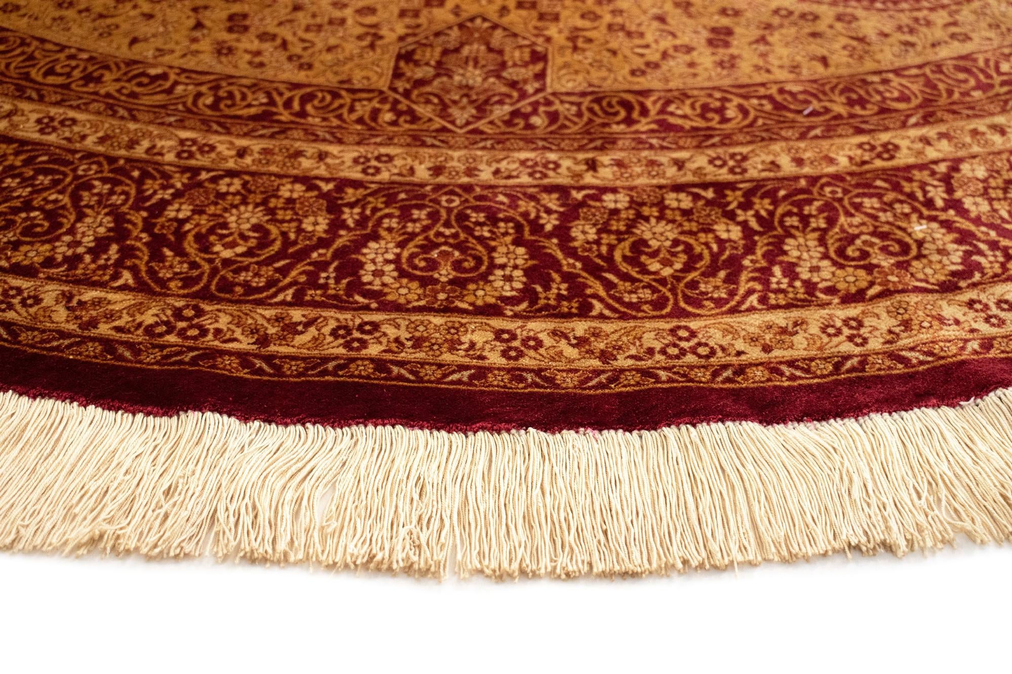 6' 7 x 6' 7 Ghom Silk Round Rug