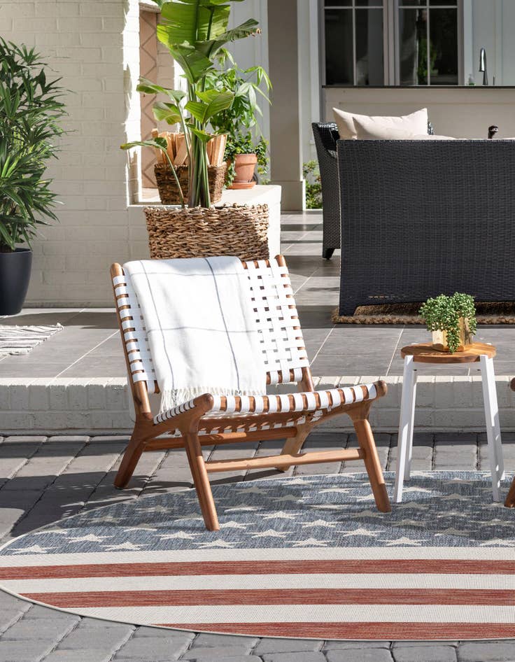 Detail image of 7' x 7' Easy-Clean Jill Zarin Indoor / Outdoor Round Rug