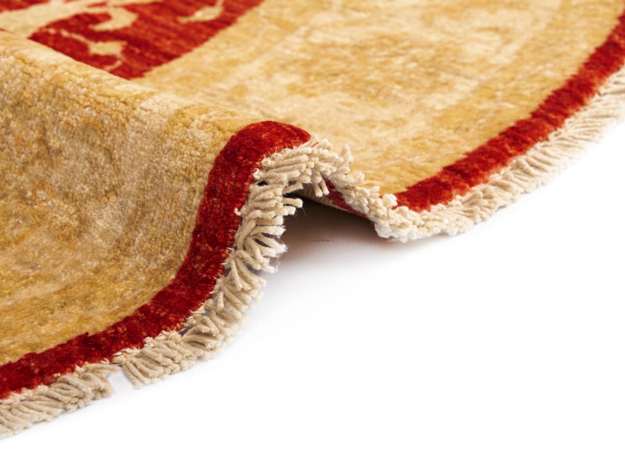4' 10 x 4' 11 Kaizar Wool Round Rug