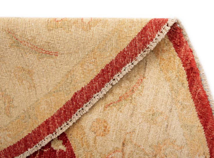 Detail image of 6' 6 x 6' 7 Kaizar Wool Round Rug