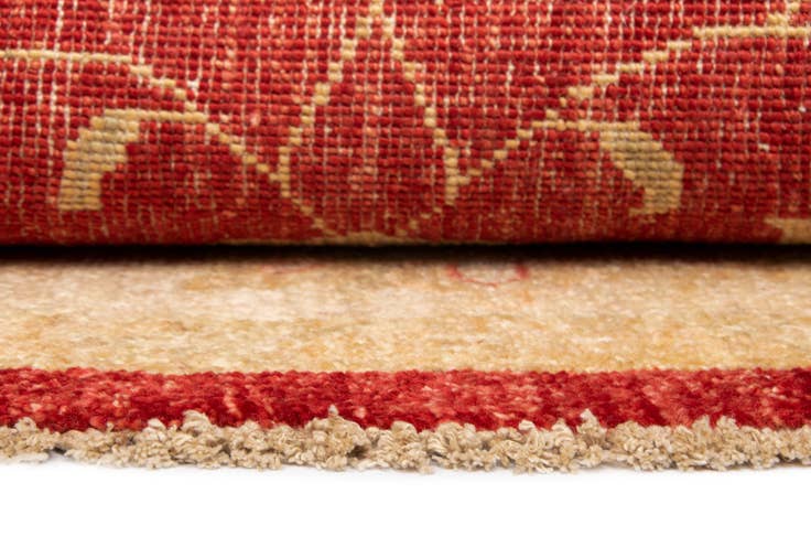 Detail image of 6' 6 x 6' 7 Kaizar Wool Round Rug