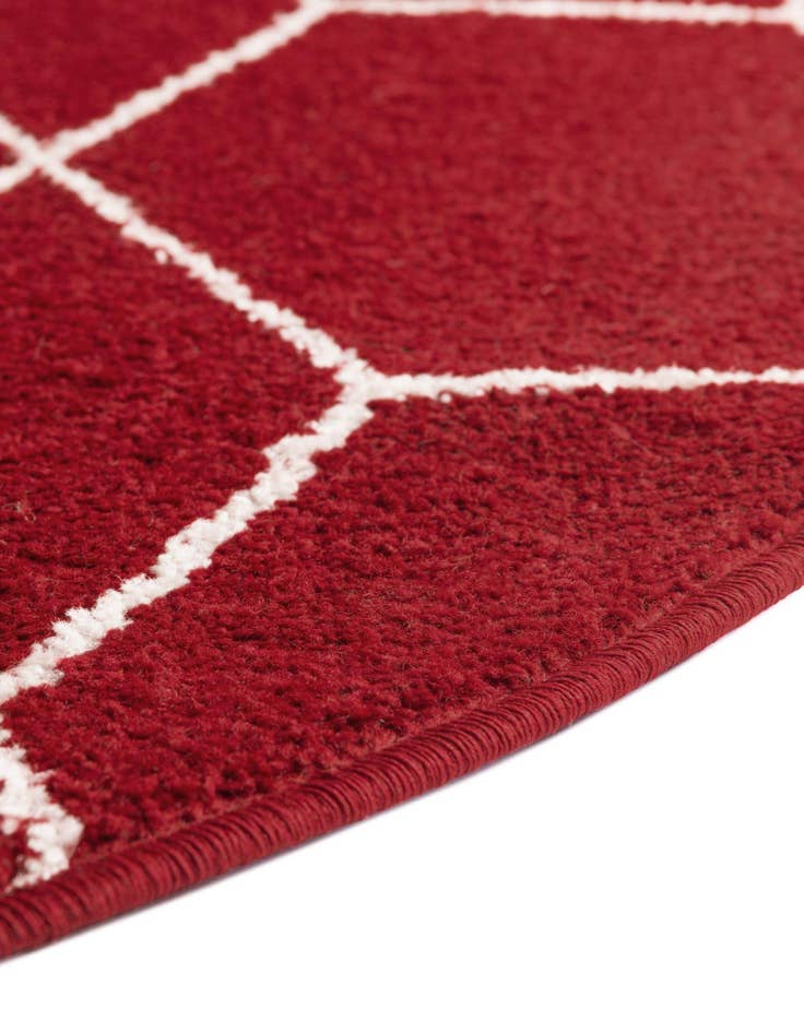 Detail image of 7' 10 x 7' 10 Lattice Frieze Round Rug